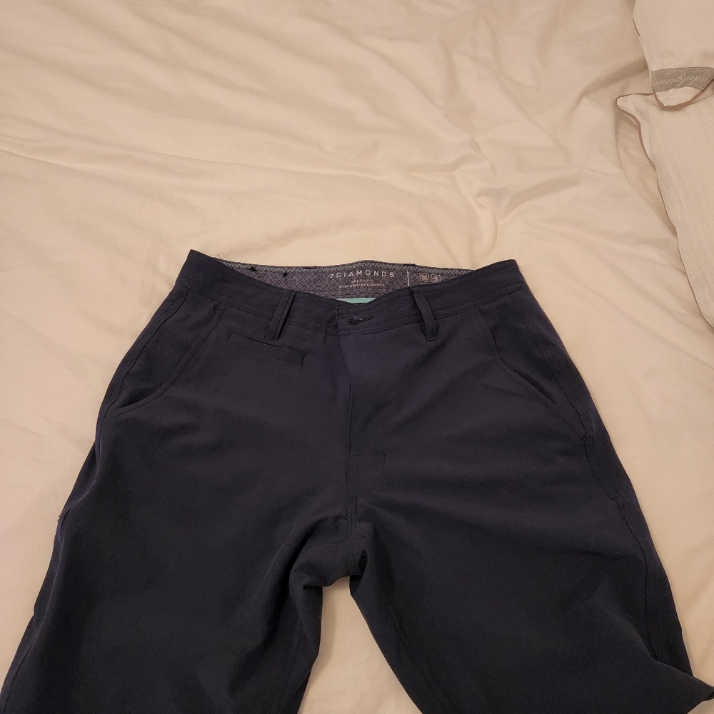 7 diamonds velocity performance short
